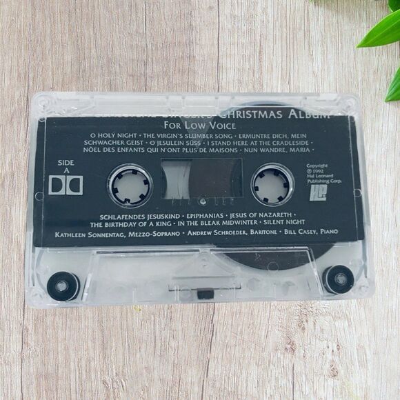 Classical Singer's Christmas Album Low Voice Sheet Music with Cassette Accomp. - Picture 4 of 4